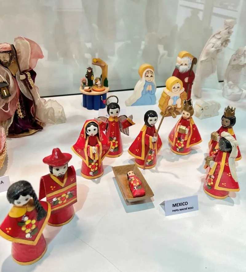 Exposición 'Belenes del Mundo' en el Centro Comercial El Tormes