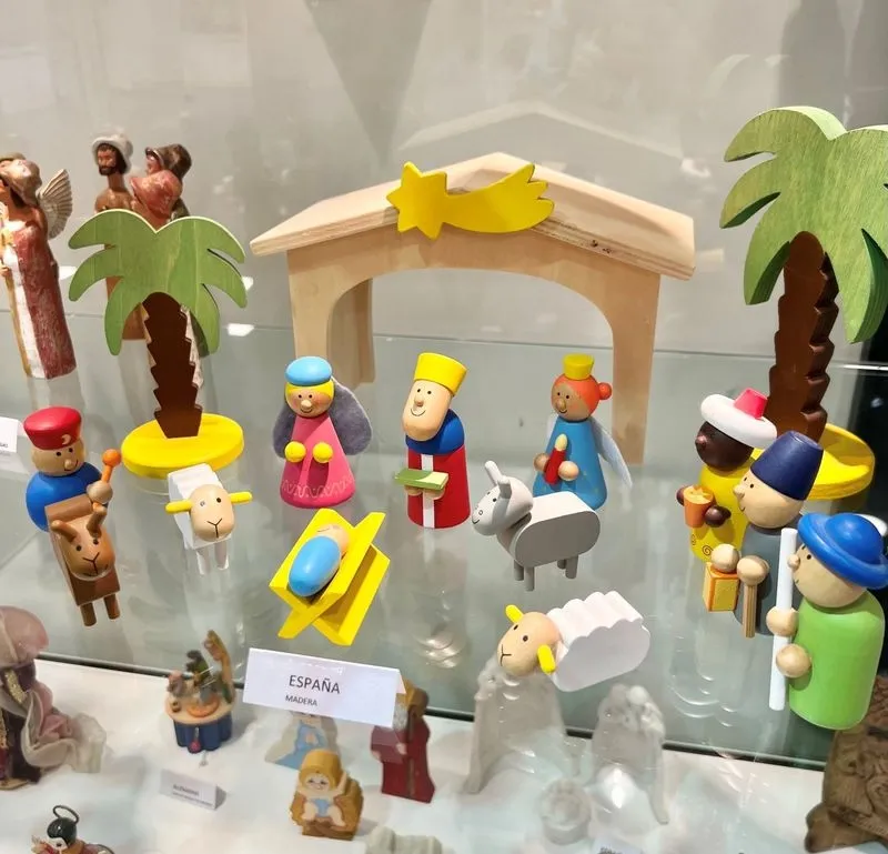 Exposición 'Belenes del Mundo' en el Centro Comercial El Tormes