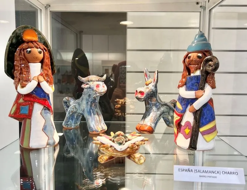 Exposición 'Belenes del Mundo' en el Centro Comercial El Tormes