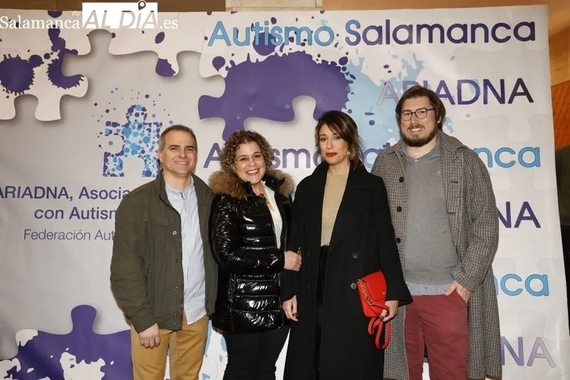 Ariadna, arropada, en su cena benéfica. Fotos: David Sañudo
