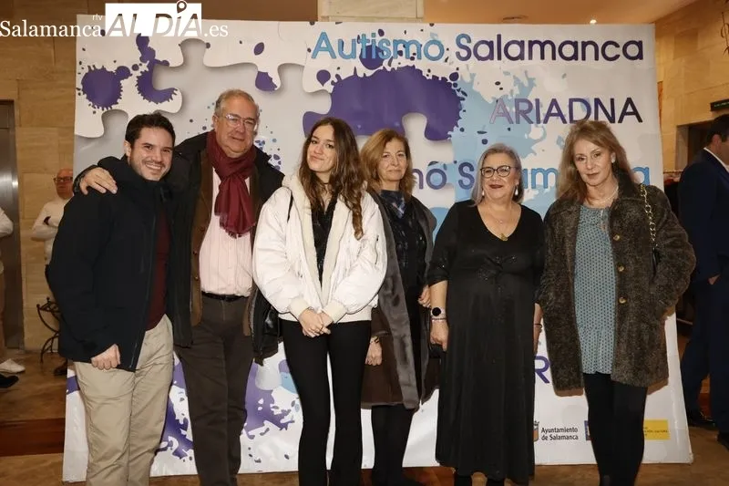 Ariadna, arropada, en su cena benéfica. Fotos: David Sañudo