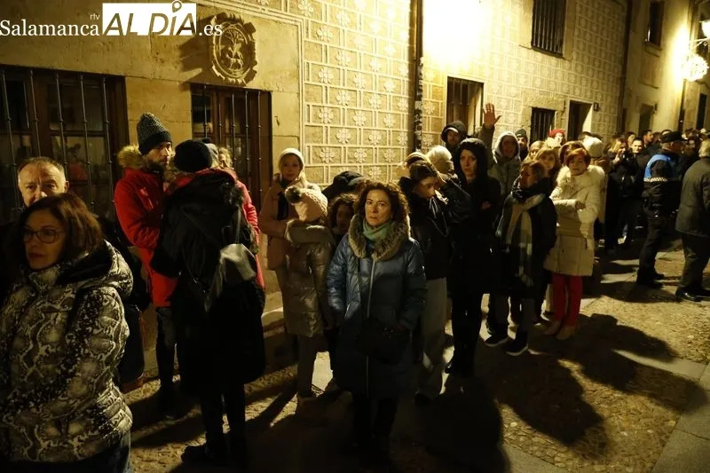 Espectáculo poético y de luz en el Huerto de Calixto y Melibea, y pasacalles 'Drakarys' de la compañía salmantina Planetarium. Foto: David Sañudo