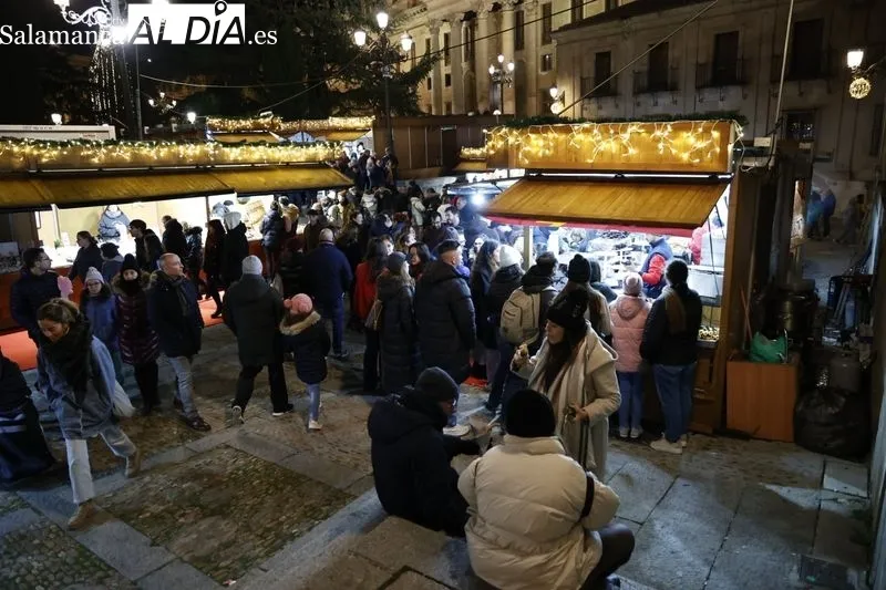 Mercado Navideño en la plaza de Anaya. Fotos: David Sañudo