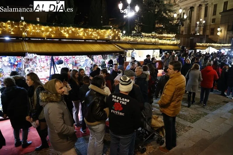 Mercado Navideño en la plaza de Anaya. Fotos: David Sañudo