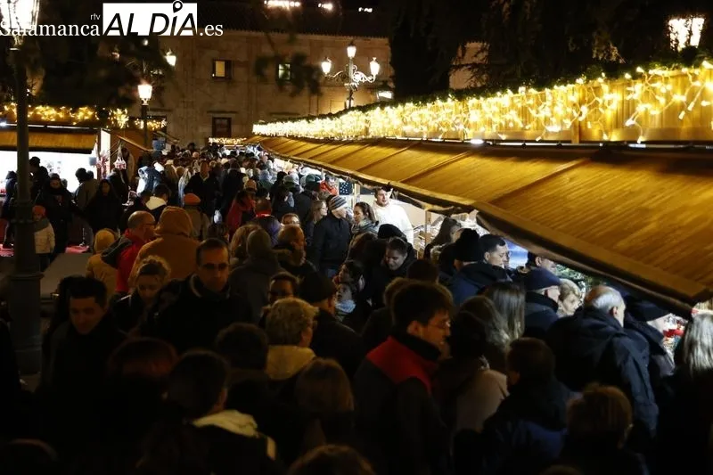 Mercado Navideño en la plaza de Anaya. Fotos: David Sañudo