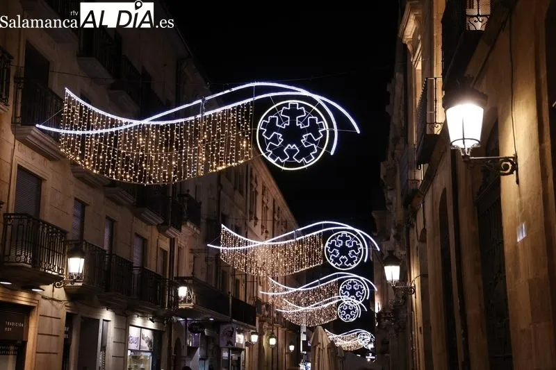 Iluminación navideña en Salamanca. Fotos: David Sañudo