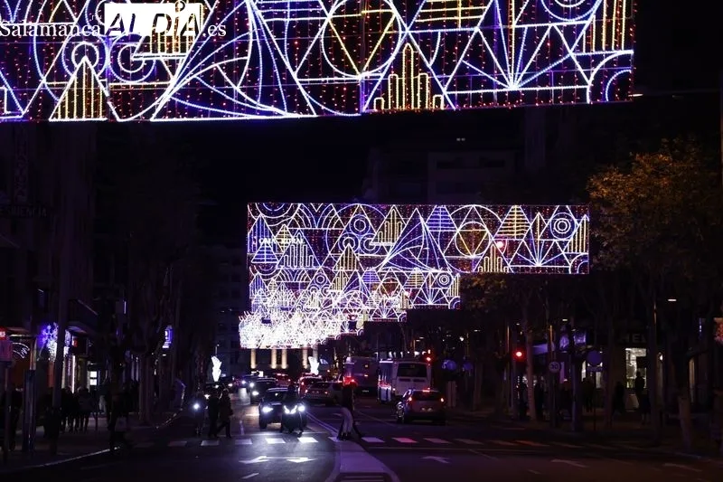 Iluminación navideña en Salamanca. Fotos: David Sañudo