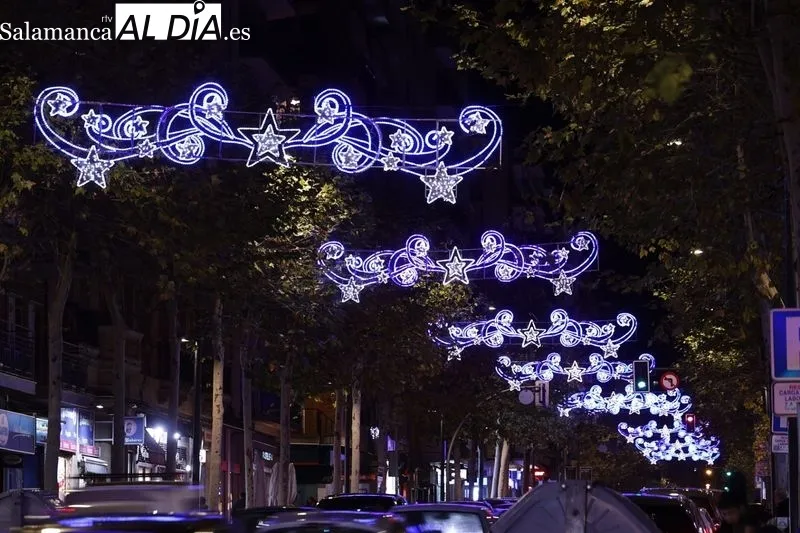 Iluminación navideña en Salamanca. Fotos: David Sañudo