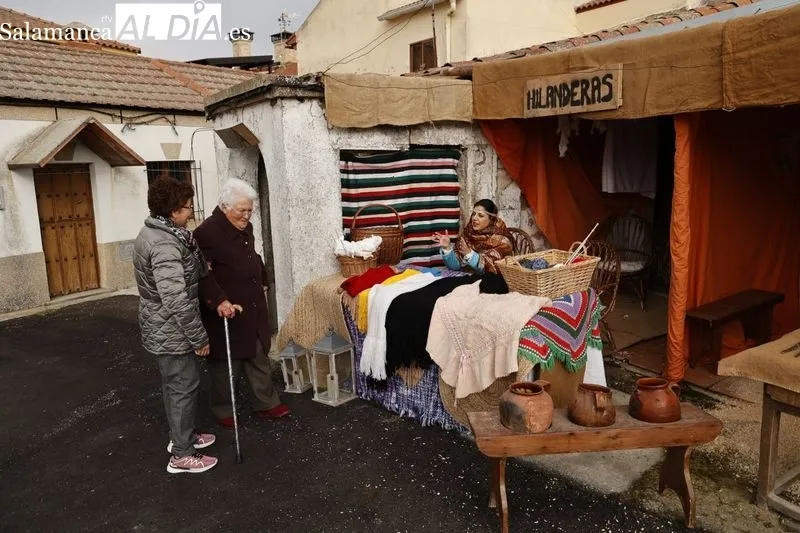 Los vecinos se preparan para su tradicional Belén Viviente. Fotos: David Sañudo