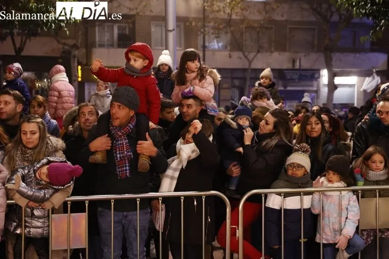 Papá Noel ha llenado de alegría e ilusión a los más pequeños en El Corte Inglés. Fotos: David Sañudo
