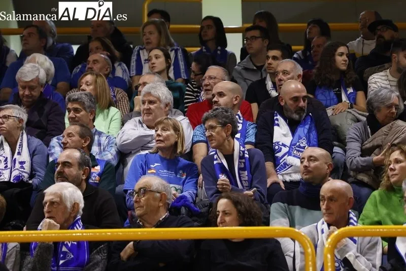 Ambiente en Würzburg durante el partido del Perfumerías Avenida y Virtus Bologna. Fotos: David Sañudo