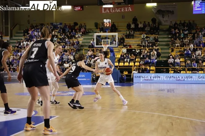Partido de Euroliga entre el Perfumerías Avenida y el Virtus Bologna. Fotos: David Sañudo