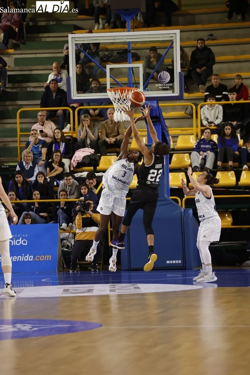 Partido de Euroliga entre el Perfumerías Avenida y el Virtus Bologna. Fotos: David Sañudo