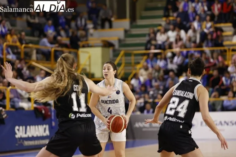 Partido de Euroliga entre el Perfumerías Avenida y el Virtus Bologna. Fotos: David Sañudo