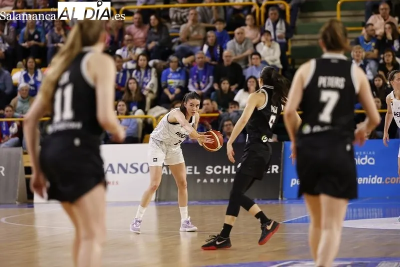 Partido de Euroliga entre el Perfumerías Avenida y el Virtus Bologna. Fotos: David Sañudo
