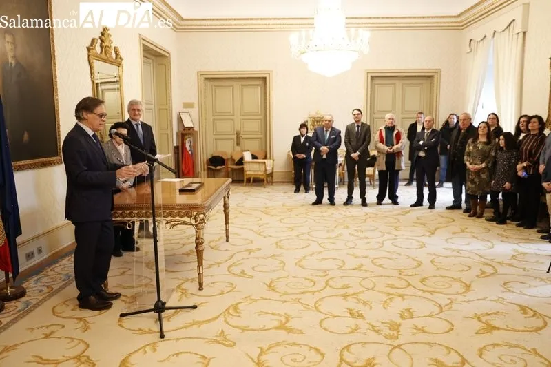 Acto de entrega de la batuta del primer director de la Banda Municipal de Música de Salamanca con motivo de su 60º aniversario | FOTOS: David Sañudo 