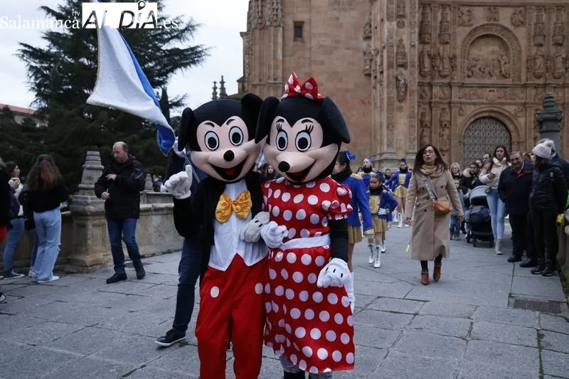 Desfile de la XI edición del Festival Benéfico 'Ningún niño sin juguete', que organiza la Archicofradía del Rosario. Fotos: David Sañudo