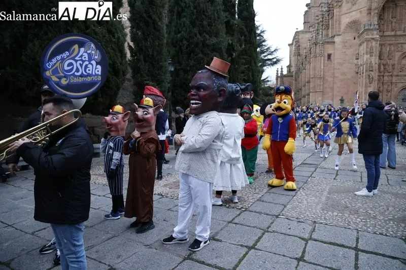 Desfile de la XI edición del Festival Benéfico 'Ningún niño sin juguete', que organiza la Archicofradía del Rosario. Fotos: David Sañudo