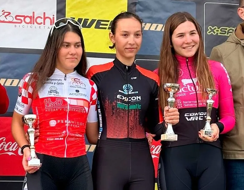 Una de las carreras de la semana anterior para el HyD - Carbajosa Empresarial / Escuela de Ciclismo Salmantina