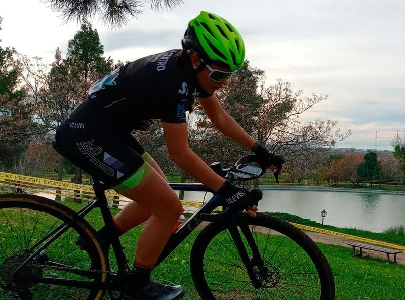 Una de las carreras de la semana anterior para el HyD - Carbajosa Empresarial / Escuela de Ciclismo Salmantina