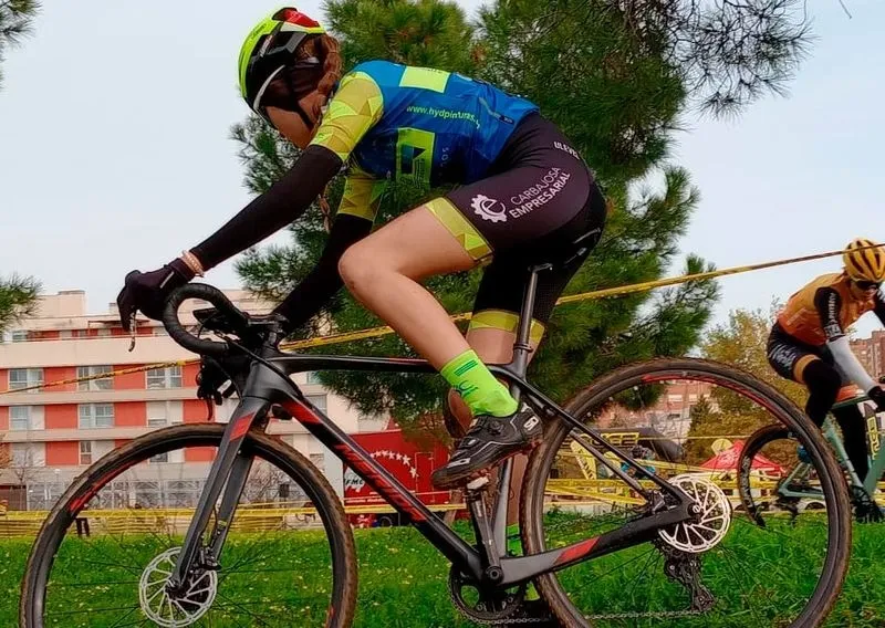 Una de las carreras de la semana anterior para el HyD - Carbajosa Empresarial / Escuela de Ciclismo Salmantina