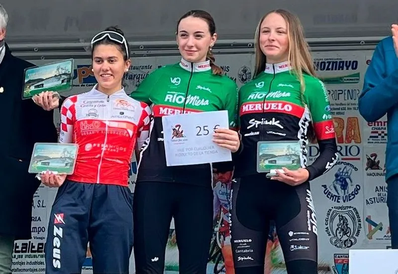 Una de las carreras de la semana anterior para el HyD - Carbajosa Empresarial / Escuela de Ciclismo Salmantina