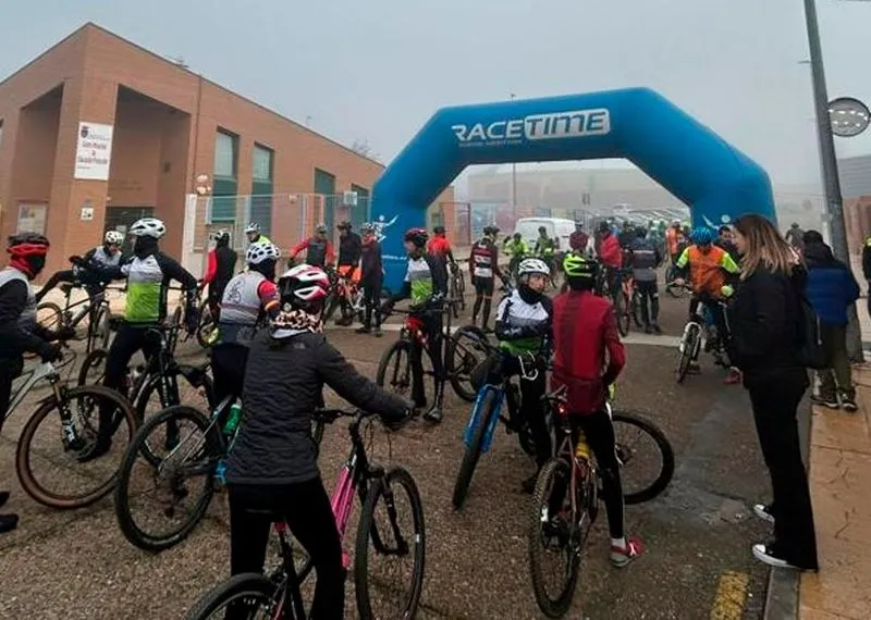Escuela de Ciclismo Salmantina colaboró junto al Ayuntamiento de Carbajosa en la I SALIDA SOCIAL EN BICI BTT