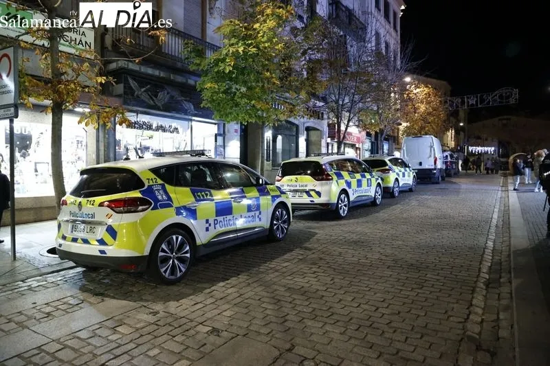 Policía Local en la Nochevieja Universitaria de Salamanca. Foto de David Sañudo