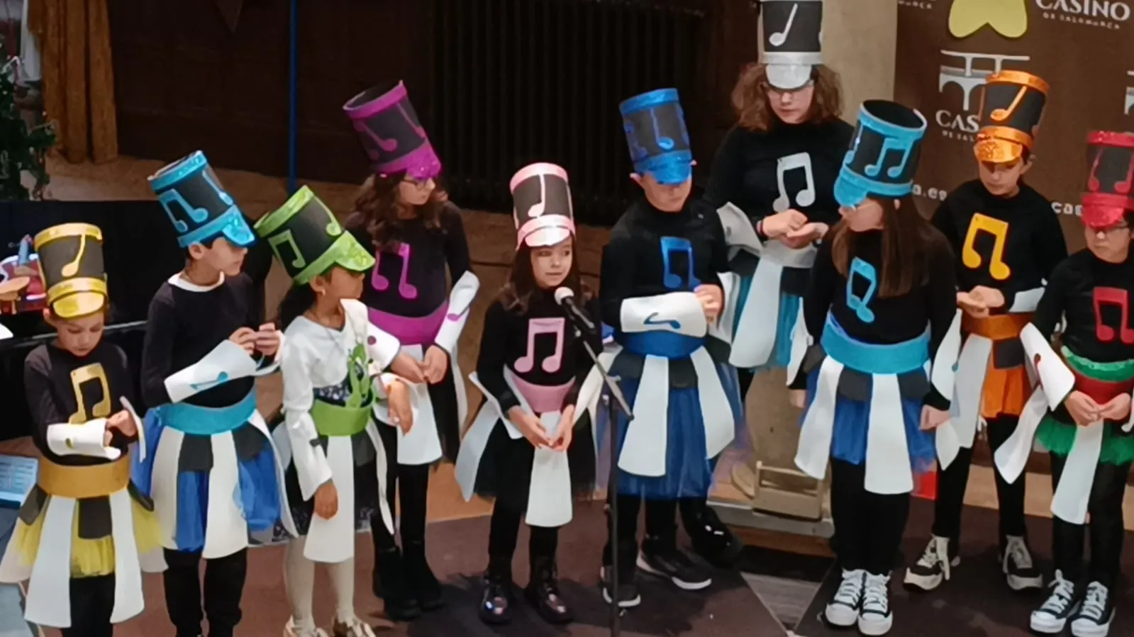 El coro infantil ‘Enarmonia’ ofrecía un concierto en el Casino de Salamanca