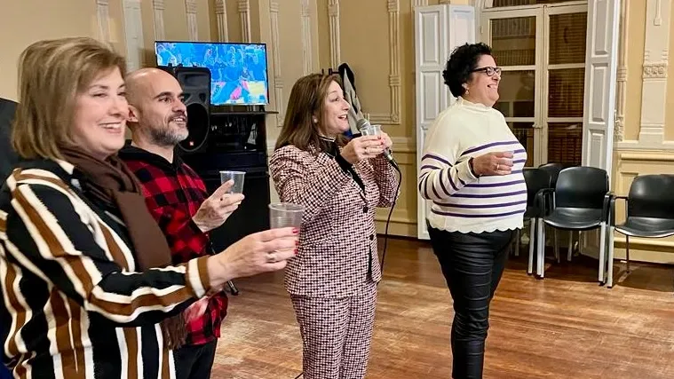 El Centro Social acogía la fiesta navideña con los mayores