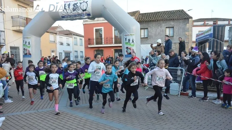 Foto 11 - Doscientos atletas de todas las edades participan en la IX San Silvestre de Lumbrales