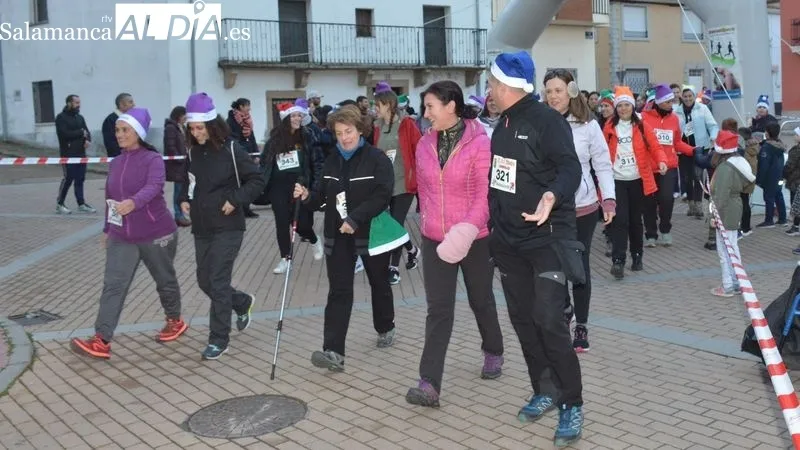 Foto 10 - Doscientos atletas de todas las edades participan en la IX San Silvestre de Lumbrales