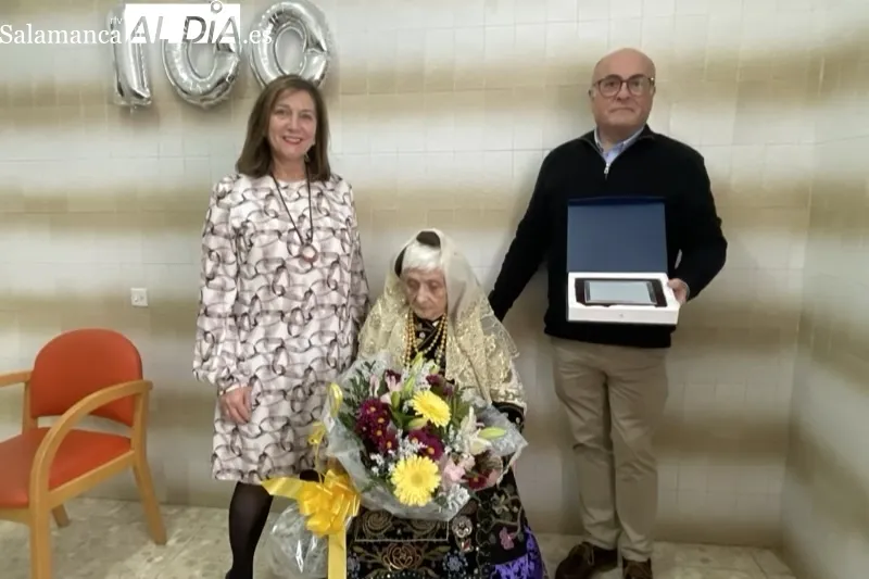 Foto 3 - Con su traje charro, emocionada y cantando: As&iacute; ha celebrado Guadalupe Dur&aacute;n sus 100 a&ntilde;os
