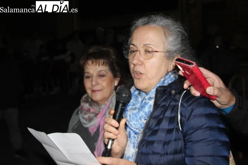 Villoruela inauguraba este domingo su gran árbol de navidad r