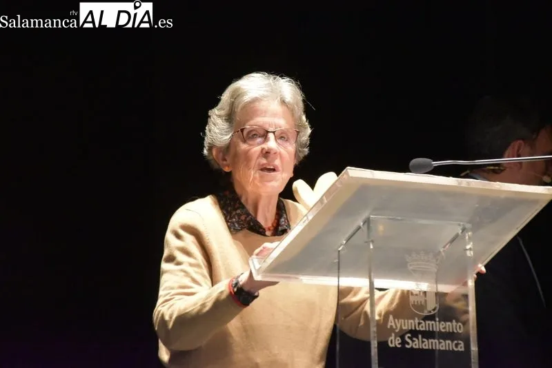 Acto en el teatro Liceo en el Día del Voluntariado. Fotos: Ángel Merino.