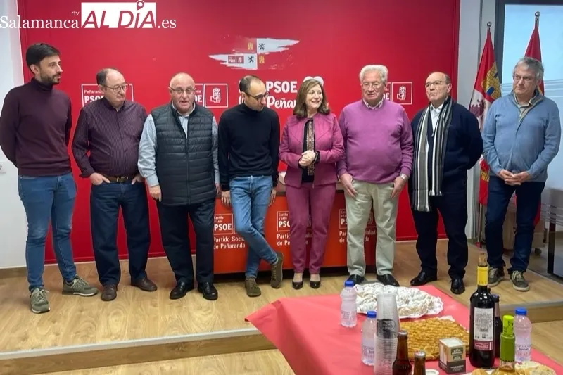 La sede del PSOE de Peñaranda acogía un homenaje a ex alcaldes socialistas de la comarca