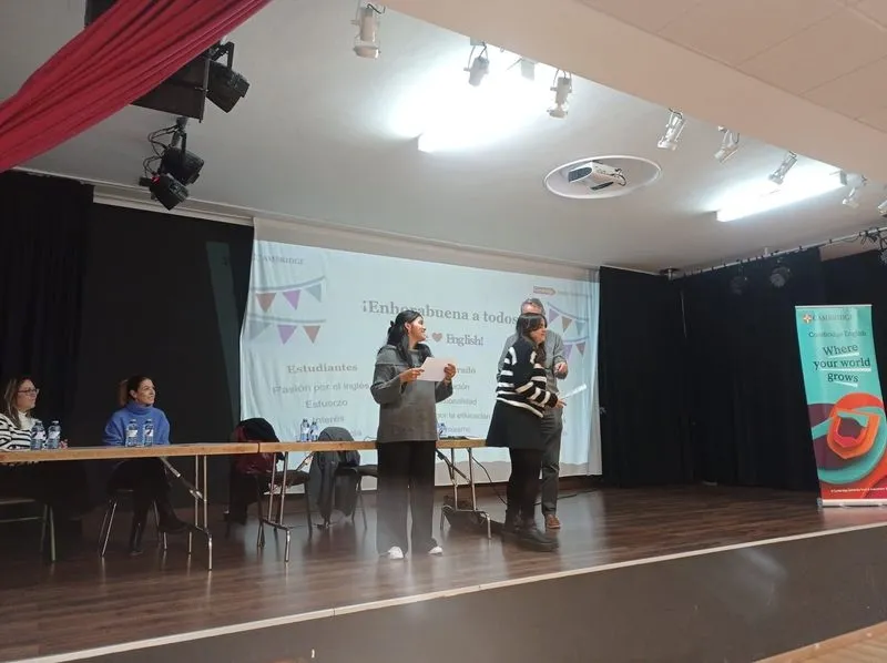 Imágenes de la entrega de diplomas en Castellanos de Moriscos.