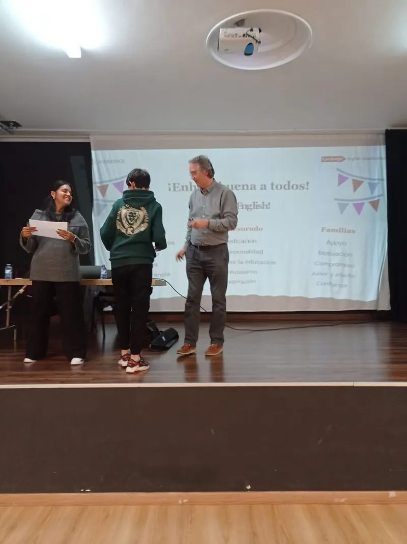 Imágenes de la entrega de diplomas en Castellanos de Moriscos.