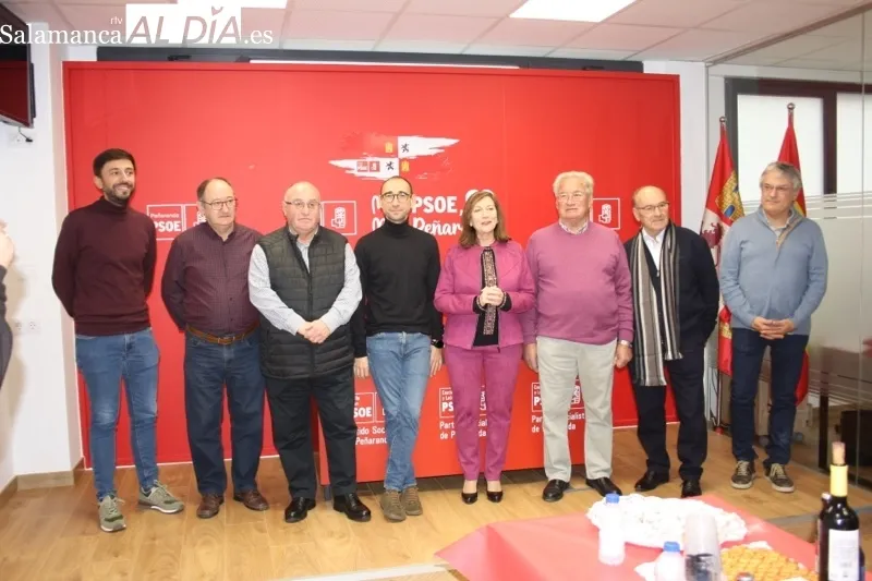 La sede del PSOE de Peñaranda acogía un homenaje a ex alcaldes socialistas de la comarca