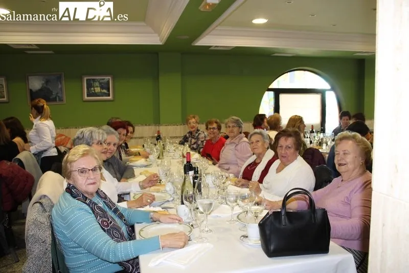 Foto 11 - La Asociaci&oacute;n de Mujeres Albenses se re&uacute;ne en su tradicional comida&nbsp;navide&ntilde;a