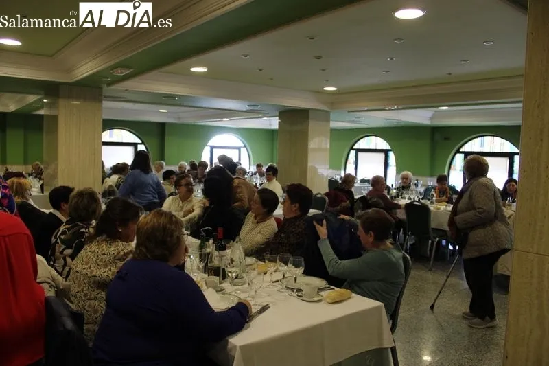 Foto 5 - La Asociaci&oacute;n de Mujeres Albenses se re&uacute;ne en su tradicional comida&nbsp;navide&ntilde;a