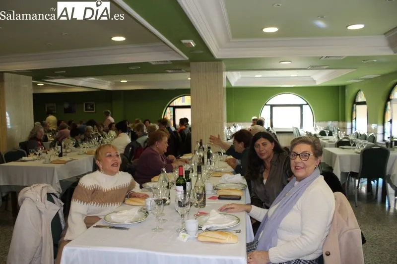 Foto 3 - La Asociaci&oacute;n de Mujeres Albenses se re&uacute;ne en su tradicional comida&nbsp;navide&ntilde;a