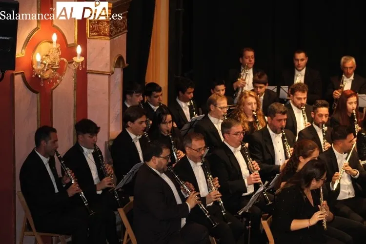 Foto 9 - La Navidad llena de savia nueva la Banda de M&uacute;sica de Alba de Tormes