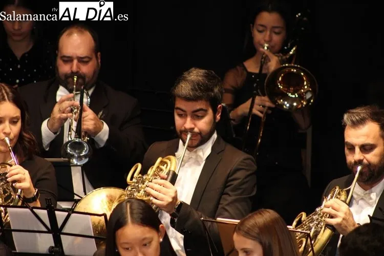 Foto 8 - La Navidad llena de savia nueva la Banda de M&uacute;sica de Alba de Tormes