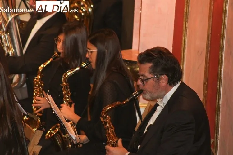 Foto 7 - La Navidad llena de savia nueva la Banda de M&uacute;sica de Alba de Tormes