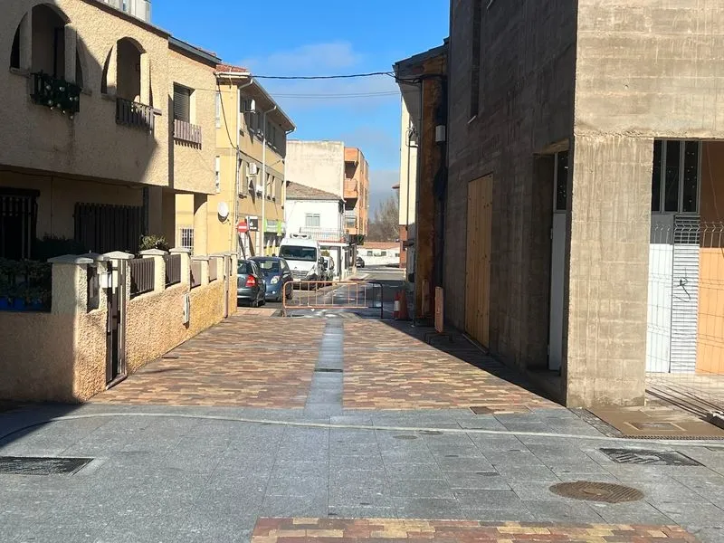 Imágenes del aspecto de las calles renovadas en Carbajosa.