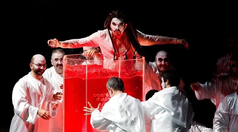 Una de las escenas de esta 'Carmina Burana' a cargo de La Fura dels Baus