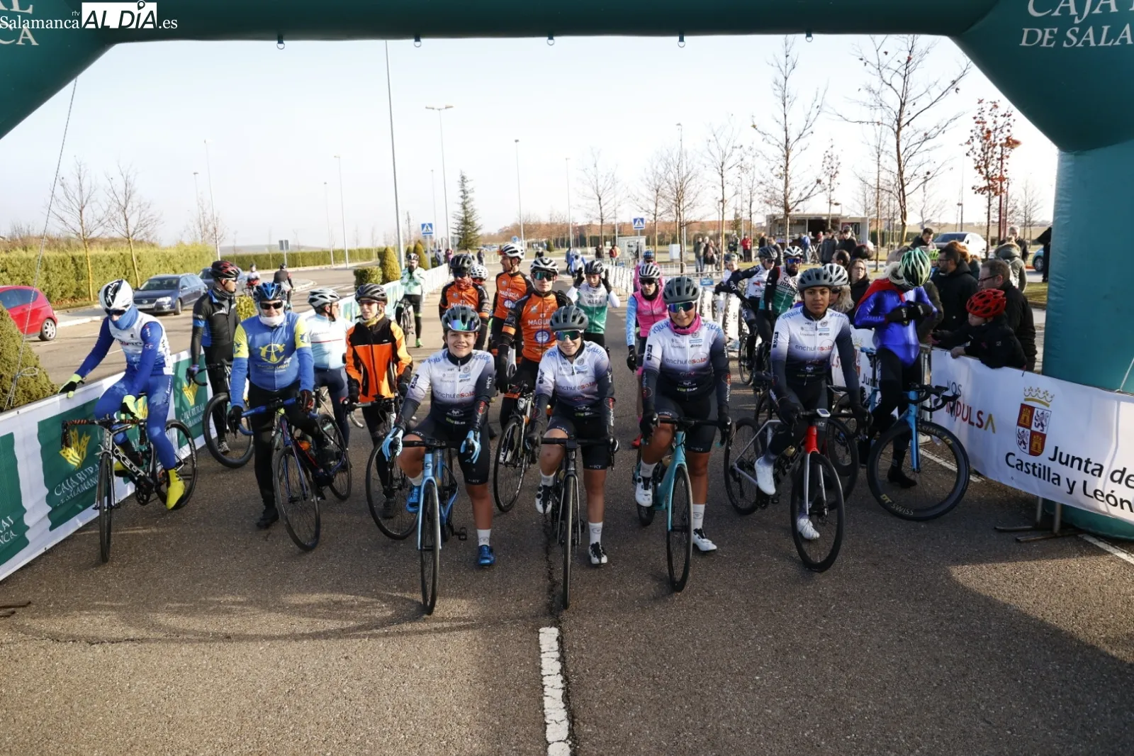 Imágenes de participantes de todas las edades en la Carrera del Pavo. Fotos: David Sañudo.