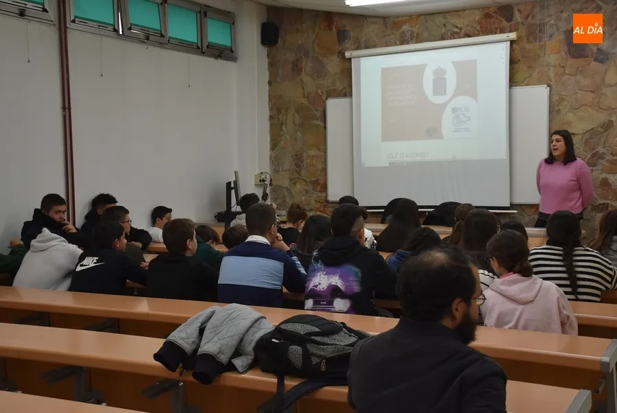 Foto 6 - Alumnos de 3&ordm; de la ESO del IES Tierra se conciencian sobre los efectos del alcohol