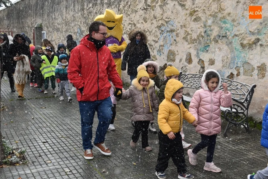 Foto 9 - El Colegio Mir&oacute;briga marcha bajo la nieve a beneficio de AERSCYL